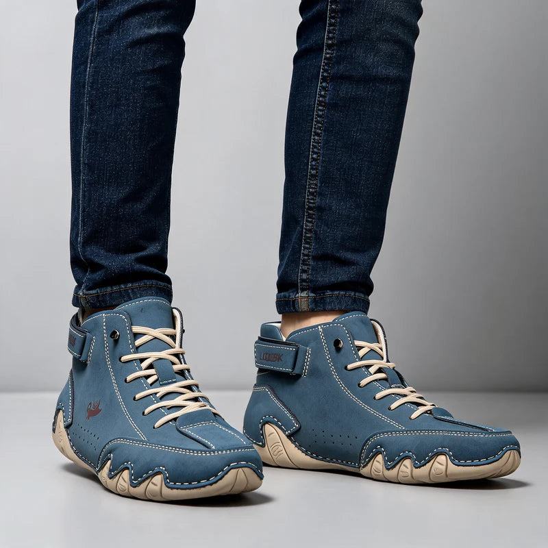 Barevo orthopedische schoenen – Donkerblauw, gedragen door model