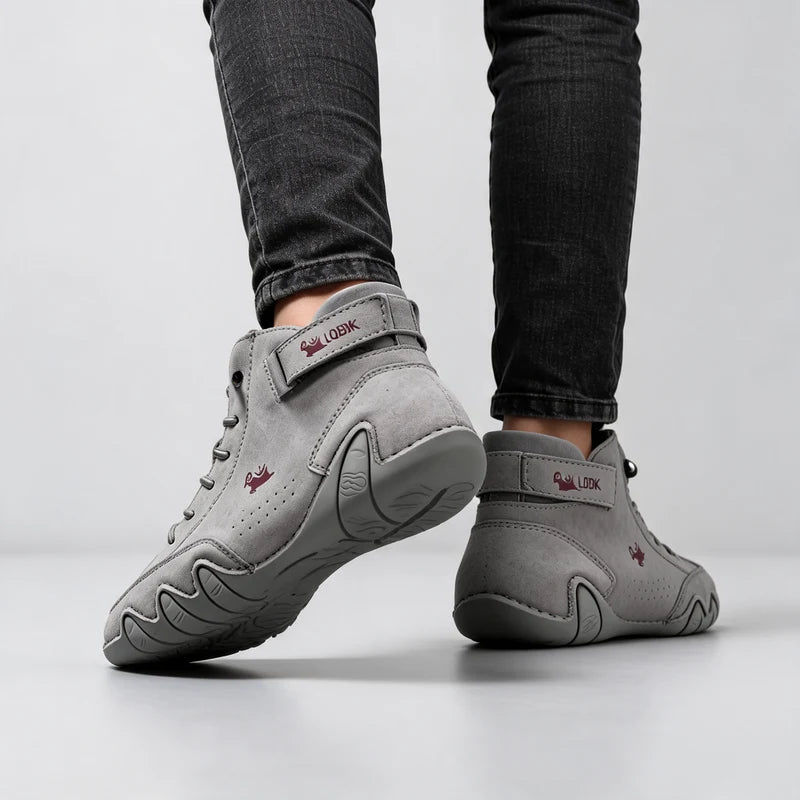 Barevo orthopedische schoenen – Grijs, gedragen door model