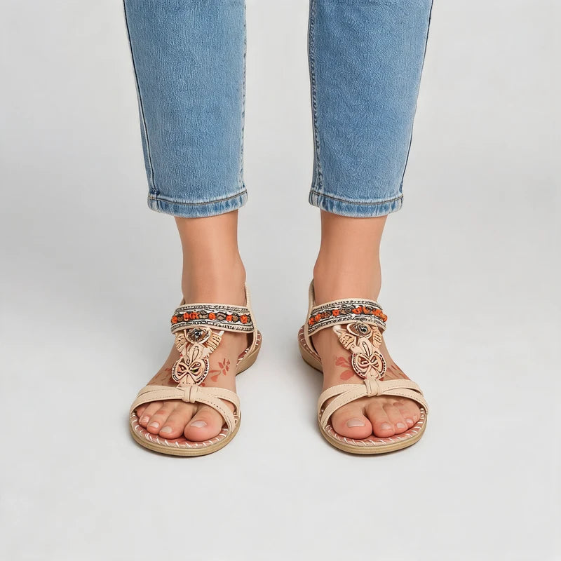 Belleva open teen sandalen – Beige, gedragen door model