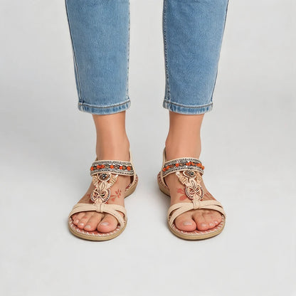 Belleva open teen sandalen – Beige, gedragen door model