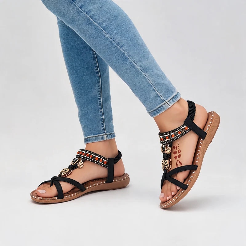 Belleva open teen sandalen – Halfzwart, gedragen door model