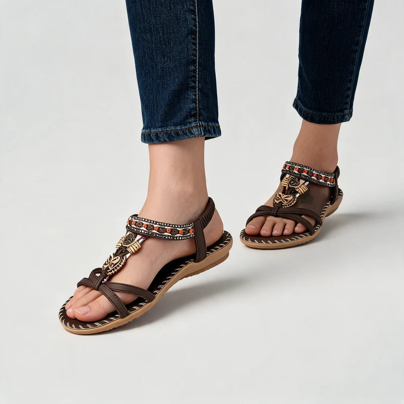 Belleva open teen sandalen – Koffie, gedragen door model