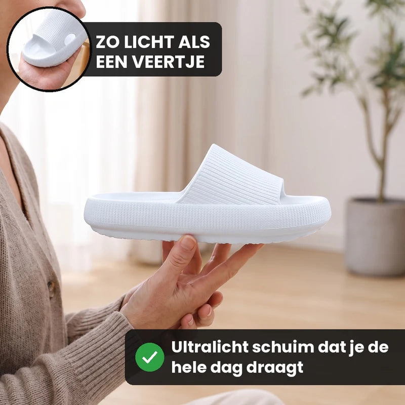 HappySlides comfortslippers – Wit, lifestyle op straat
