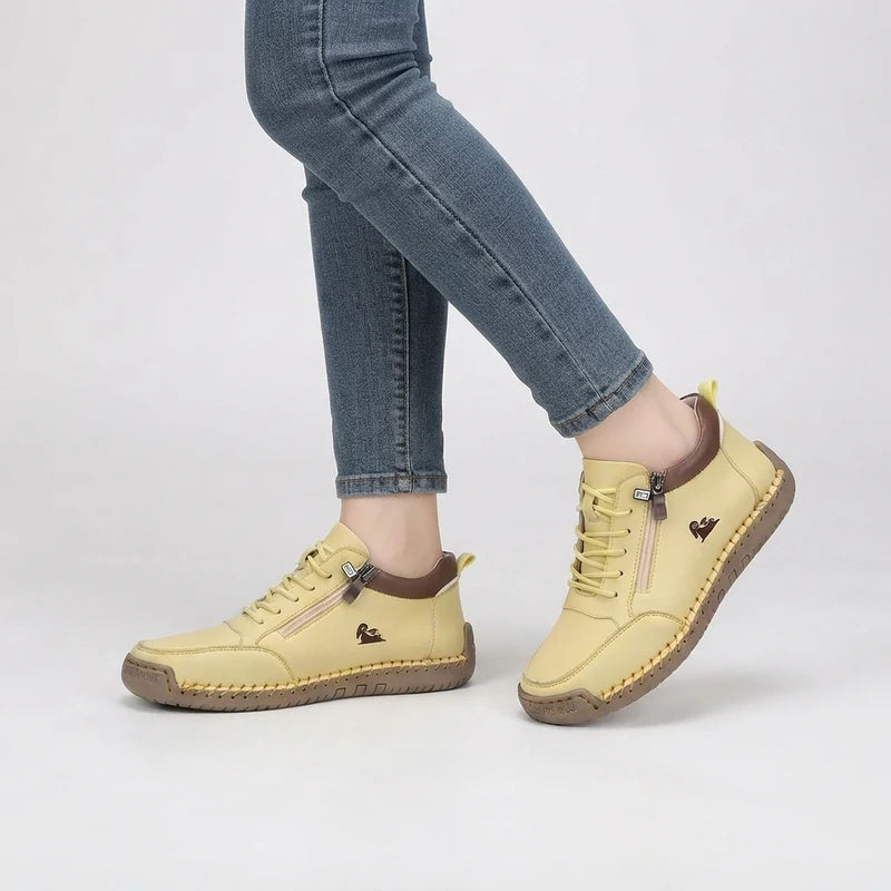 MayFit Zip comfortsneakers – Geel, gedragen door model