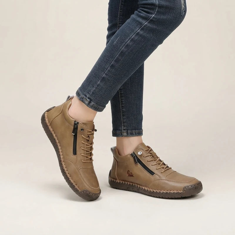 MayFit Zip comfortsneakers – Khaki, gedragen door model