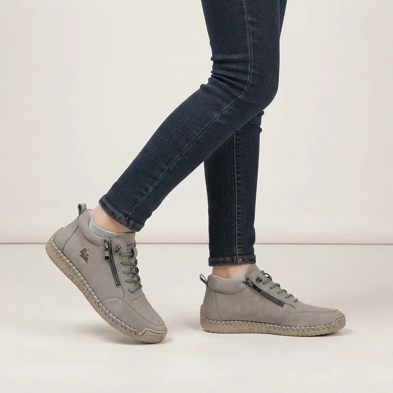 MayFit Zip comfortsneakers – Lichtgrijs, gedragen door model