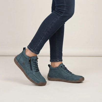 MayFit Zip comfortsneakers – Petrolblauw, gedragen door model