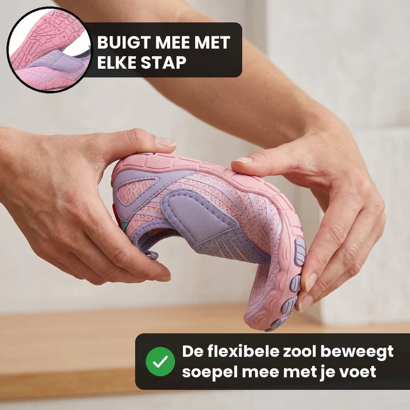 Natueva lichte & flexibele barefoot schoenen – Roze, lifestyle op straat
