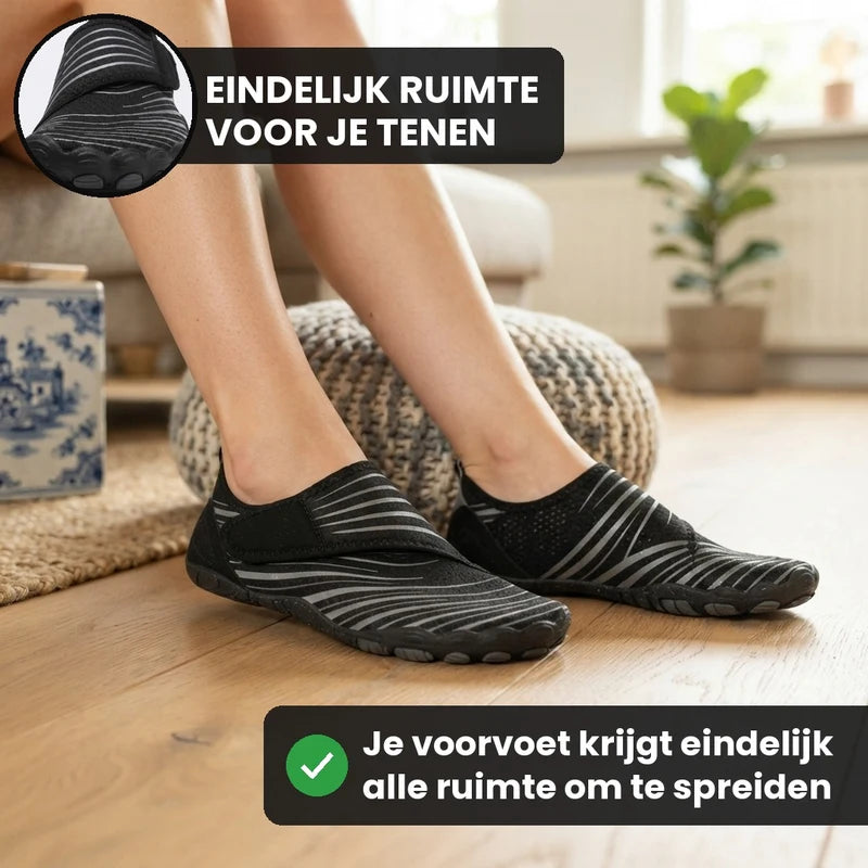 Natueva lichte & flexibele barefoot schoenen – Zwart, lifestyle op straat