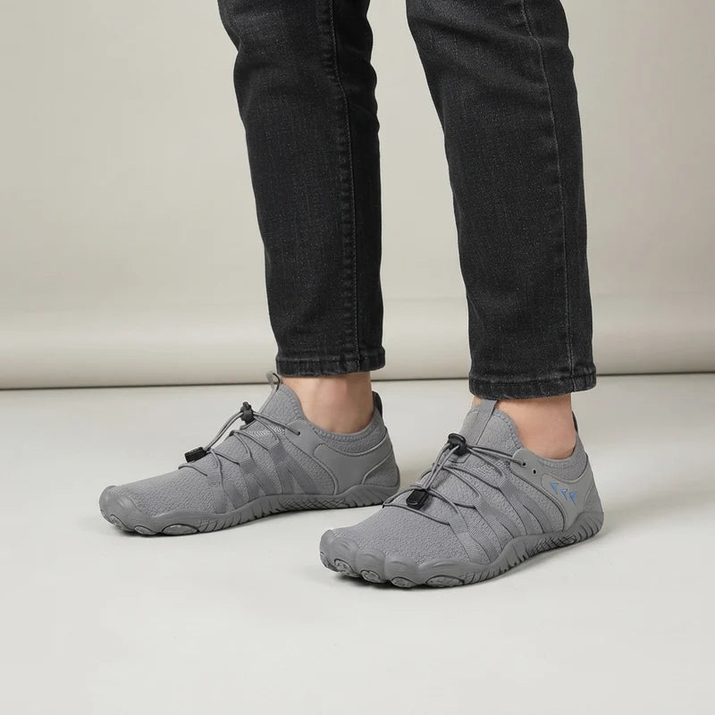 Natustep anatomische sneakers – Grijs, gedragen door model