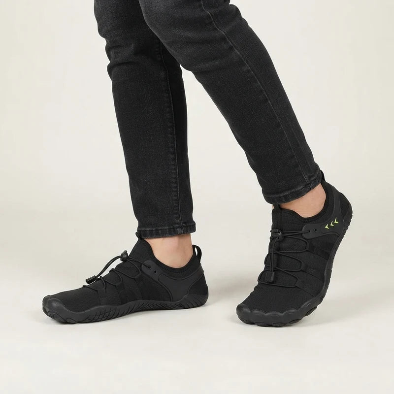 Natustep anatomische sneakers – Zwart, gedragen door model