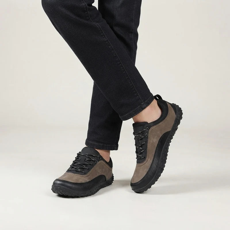 Nordevo waterafstotende schoenen – Khaki, gedragen door model