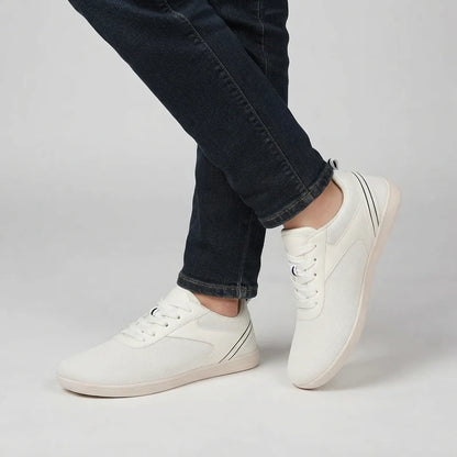 Ruimeva ruimeva: ademende damessneakers – Wit, gedragen door model