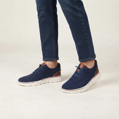 Solevo Mark II lichtgewicht comfortsneakers – Blauw, gedragen door model