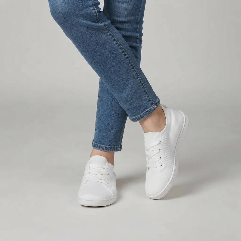 Stapvrij orthopedische comfortsneakers – Wit, gedragen door model