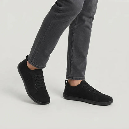 Stapvrij orthopedische comfortsneakers – Zwart, gedragen door model