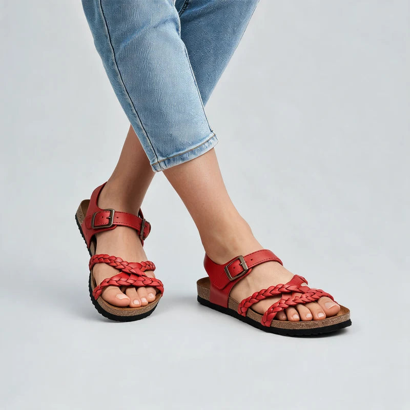 Zomerstep gevlochten leren sandalen – Rood, gedragen door model