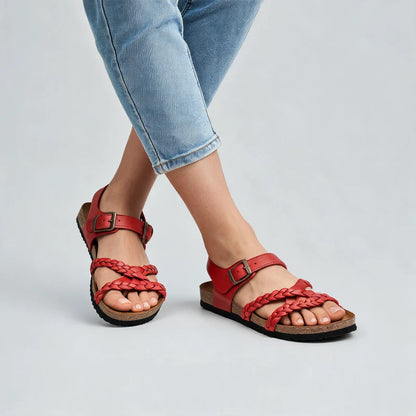 Zomerstep gevlochten leren sandalen – Rood, gedragen door model